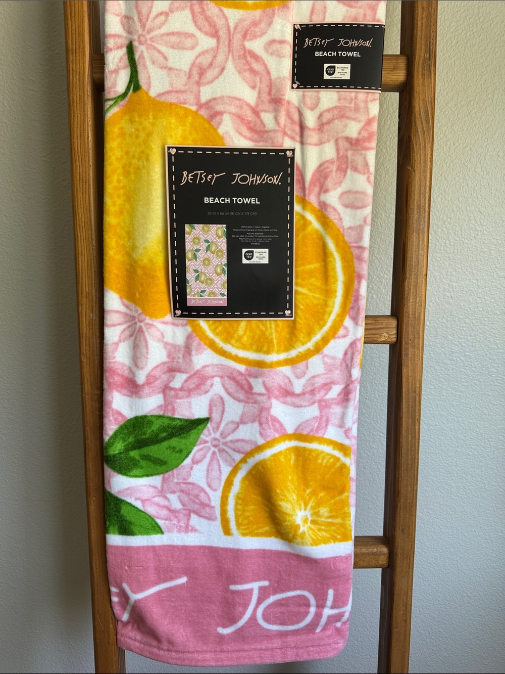 🍋🌸 Betsey Johnson Pink Lemon Beach Towel – Bright, Fun & Summer Ready! 🌸🍋 - Picture 7 of 9